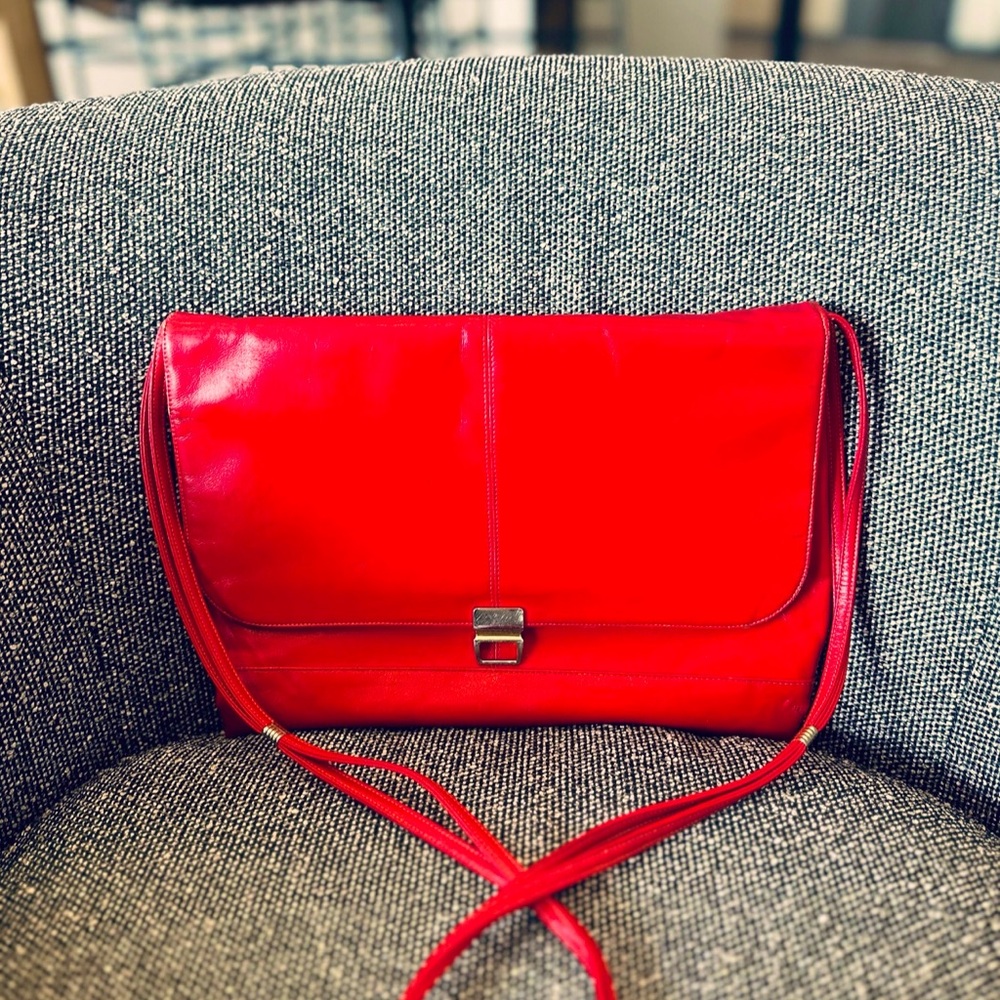 The Vintage Lipstick Purse by Lou Taylor